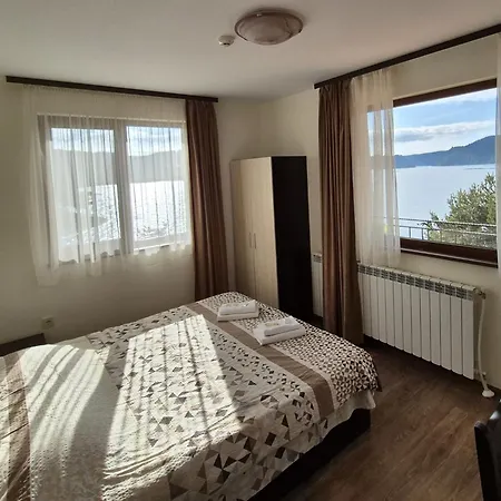 Divna Forest & House *