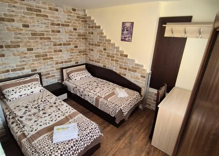 Divna Forest & House 招待所 *