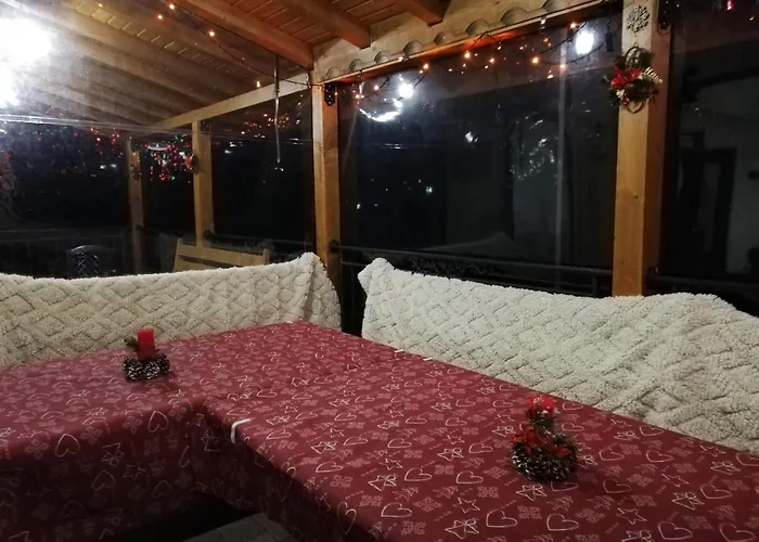 Divna Forest & House 招待所